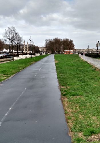 Photo de la piste cyclable des quais de Bordeaux