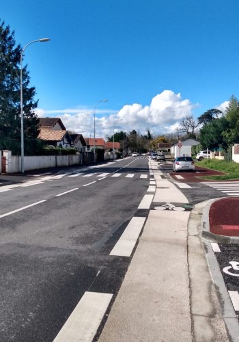 Photo prise sur l'avenue Edouard Bourlaux de Villenave-d'Ornon.