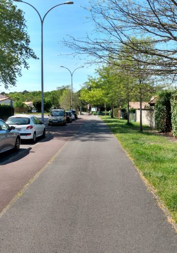 Photo de la piste cyclable à l'entrée de la Forêt du Bourgailh.