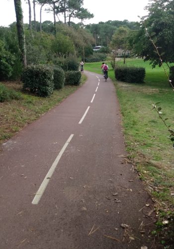 La piste cyclable s'étire sur 1,3 km le long de la plage de Péreire